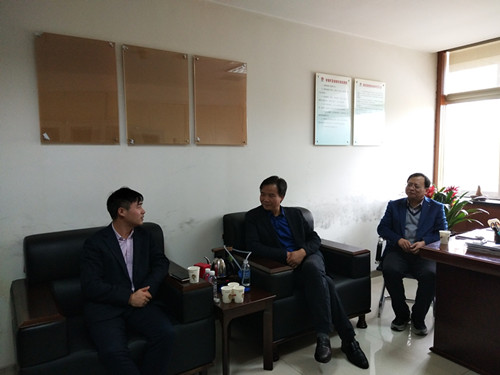 陜煤集團(tuán)海南德璟置業(yè)投資有限責(zé)任公司一行蒞臨建設(shè)集團(tuán)交流座談