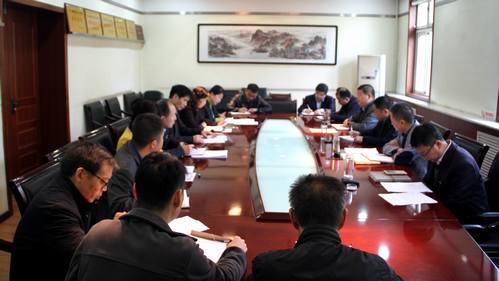 銅煤公司迅速組織傳達建設(shè)集團干部大會精神