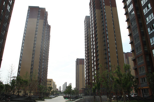 天工公司土建十一項目部承建的曲江羊頭鎮(zhèn)村安置小區(qū)1標段工程通過防雷接地、人防兩項專項驗收