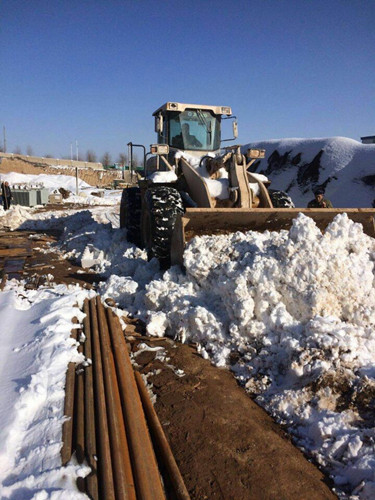 天工公司銅川項目部全體職工斗風(fēng)雪搶工期