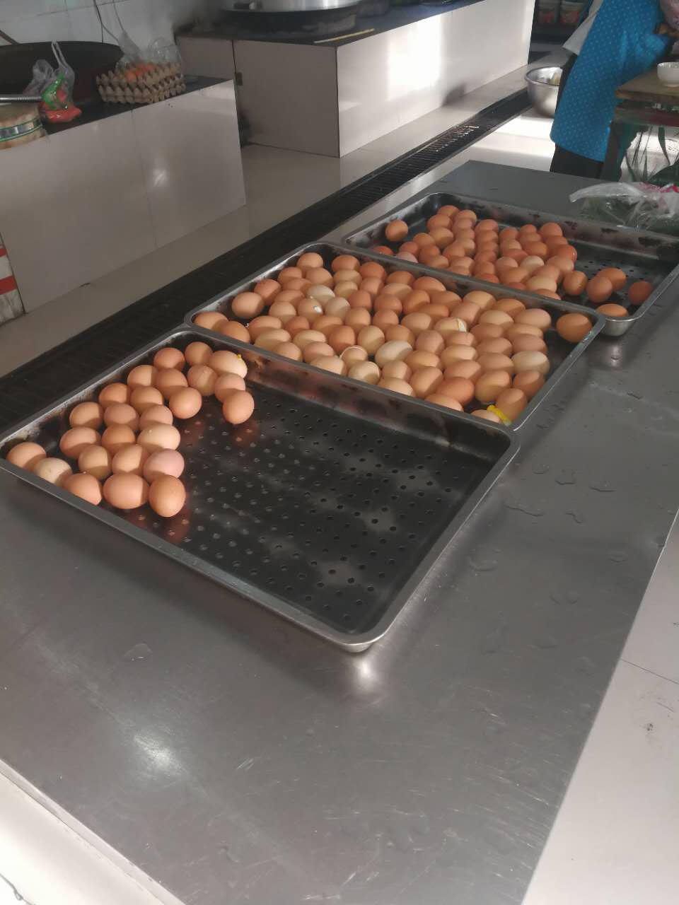 掘進公司曹家灘項目部班中餐從溫飽向營養(yǎng)轉變