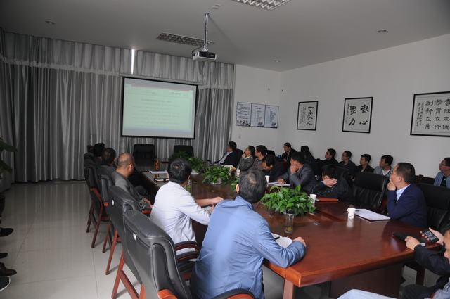 掘進(jìn)公司認(rèn)真?zhèn)鬟_(dá)建設(shè)集團(tuán)一季度市場(chǎng)開發(fā)工作會(huì)精神