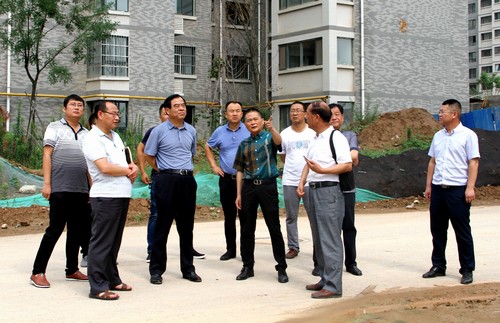 銅川礦業(yè)公司領(lǐng)導(dǎo)深入銅煤1#、2#小區(qū)施工現(xiàn)場回訪檢查項目建設(shè)工作