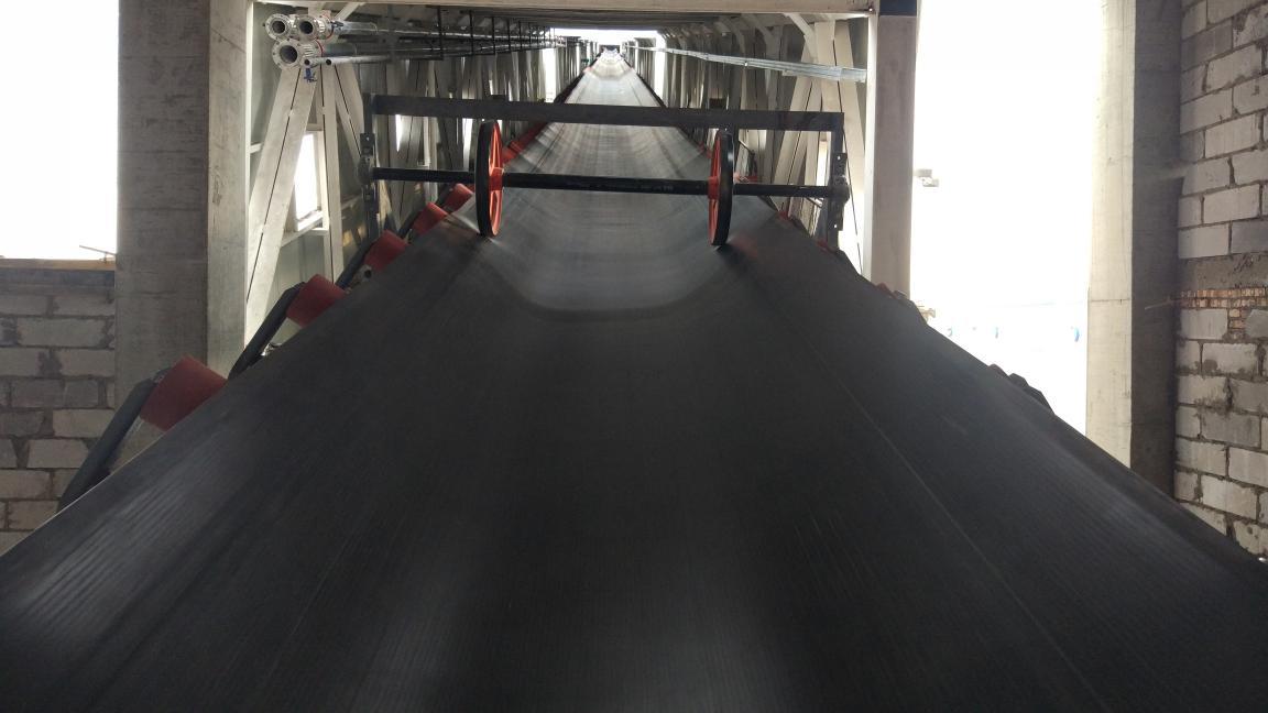 陜煤建設(shè)機(jī)電安裝公司曹家灘項目部承建的皮帶一次試運(yùn)轉(zhuǎn)成功