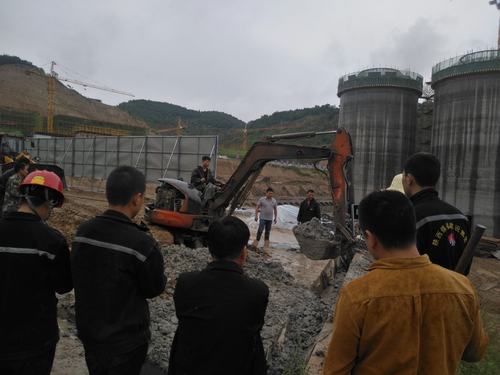 陜煤建設(shè)礦建二公司車村項目部迎戰(zhàn)入汛以來最強(qiáng)降雨