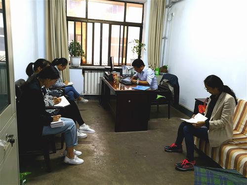 陜煤建設(shè)韓城分公司人社黨支部學(xué)習(xí)先進(jìn)精神向時代楷模致敬