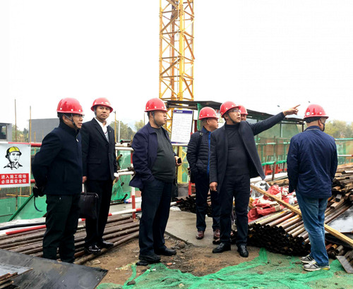 王寧深入神南華府現(xiàn)場辦公 解決問題推動工作