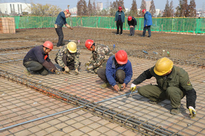 陜煤建設(shè)漢中分公司突出“三?！比Υ蚝媚昴┦展賾?zhàn)