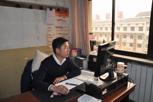 陜煤建設(shè)韓城分公司熱議《中國共產(chǎn)黨支部工作條例(試行)》