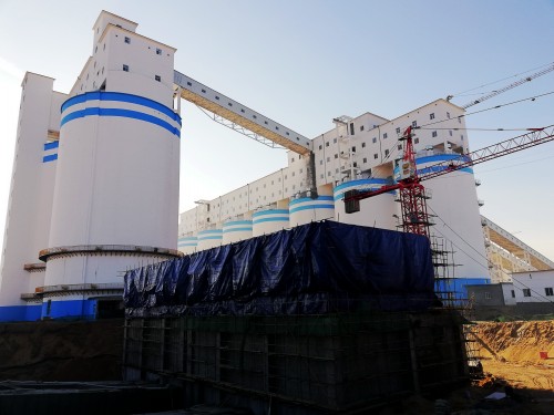 陜煤建設(shè)澄合分公司承建的小保當(dāng)選煤廠5A、5B轉(zhuǎn)載點(diǎn)工程順利封頂