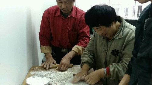 建設(shè)集團(tuán)各單位:情暖冬至 餃子飄香