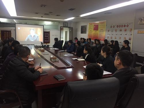 陜煤建設(shè)礦建二公司組織觀看專題片《一抓到底正風紀》