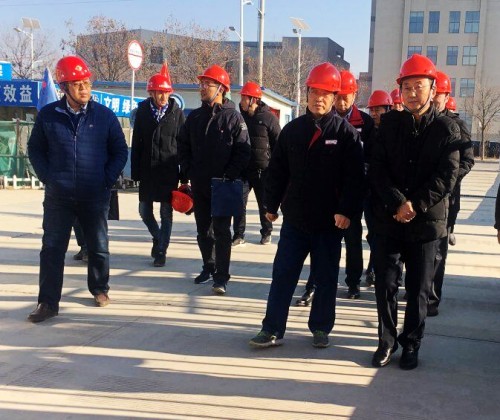 陜煤集團(tuán)基本建設(shè)管理部副經(jīng)理?xiàng)钪揖w一行蒞臨渭河彬州乙二醇項(xiàng)目生活區(qū)檢查指導(dǎo)工作