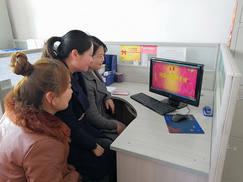 陜煤建設(shè)礦建三公司女職工掀起學(xué)習(xí)陜煤“十杰”先進事跡熱潮