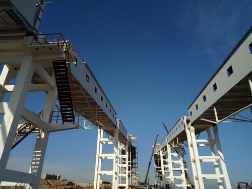 陜煤建設澄合分公司“土安”聯手見證小保當火車裝車末煤系統(tǒng)首次出煤