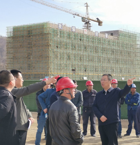 榆林市市長李春臨一行蒞臨陜煤建設天工公司清澗北國棗業(yè)紅棗深加工項目調研