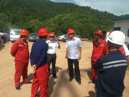 黃陵建北煤礦領(lǐng)導(dǎo)蒞臨陜煤建設(shè)礦建二公司建莊項(xiàng)目部檢查指導(dǎo)工作