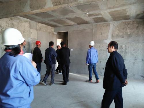 陜煤建設(shè)銅煤公司承建的銅煤二號(hào)白樺林小區(qū)1#、3#樓工程順利竣工驗(yàn)收