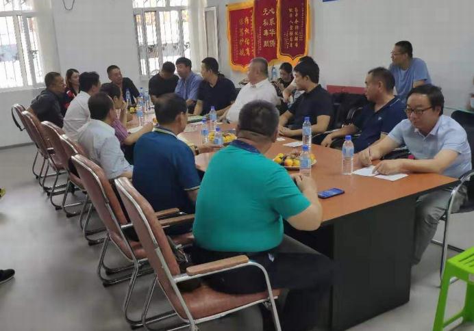 秦商總會(huì)中亞四國(guó)經(jīng)貿(mào)考察團(tuán)來塔考察