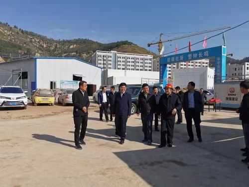 延安市副市長(zhǎng)蒞臨陜煤建設(shè)礦建二公司車(chē)村項(xiàng)目部檢查指導(dǎo)工作