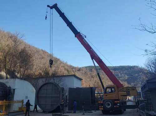 陜煤建設(shè)機(jī)電安裝公司迎風(fēng)雪安裝新型主通風(fēng)機(jī)