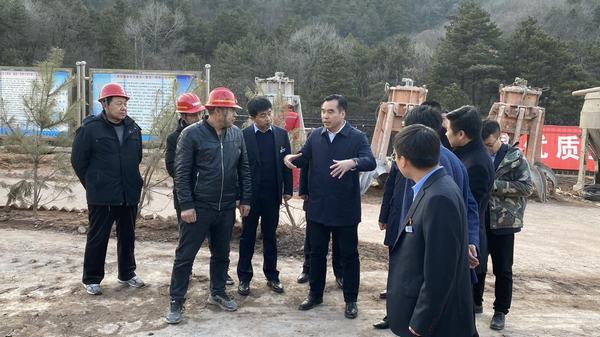 蒲白礦業(yè)公司黨委書記、董事長沈顯華一行蒞臨陜煤建設(shè)礦建二公司建莊項目部檢查指導(dǎo)工作