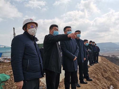 彬州市委書記鐘偉、副市長馮永勝蒞臨銀西高鐵彬州東站前廣場項目現(xiàn)場檢查推進復(fù)工工作