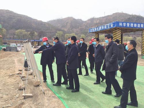 咸陽市紀(jì)委書記實地督導(dǎo)游客接待中心項目工程疫情防控及復(fù)工復(fù)產(chǎn)工作