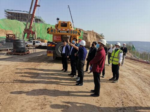 彬州市領(lǐng)導(dǎo)蒞臨銀西高鐵彬州站前廣場項目檢查指導(dǎo)工作