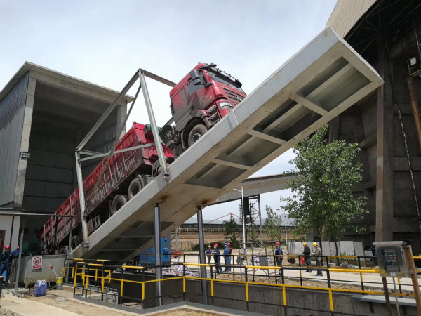 陜煤建設(shè)漢中分公司承建的漢鋼公司新增汽車卸料系統(tǒng)順利通過驗收