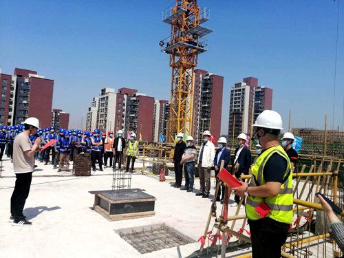 陜煤建設(shè)公司：藍(lán)山水岸南區(qū)住宅項(xiàng)目主體全部順利封頂