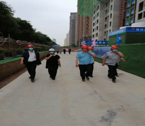 銅川公司藍(lán)山水岸工程順利通過市級(jí)文明工地驗(yàn)收