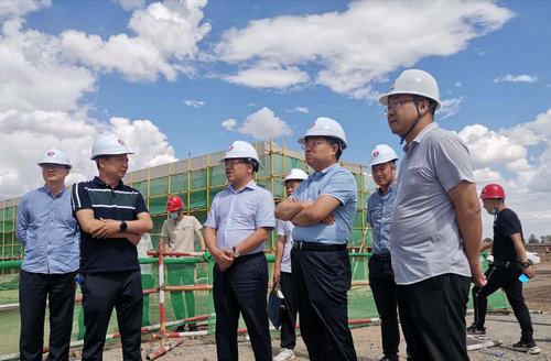 鐵路物流集團副總經(jīng)理李博一行深入陜煤建設銅煤公司承建的靖神鐵路孟家灣站施工現(xiàn)場檢查指導工作