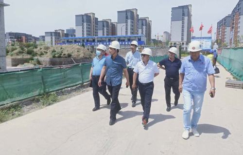 集團(tuán)領(lǐng)導(dǎo)王寧蒞臨大秦山水逸境項(xiàng)目檢查指導(dǎo)工作