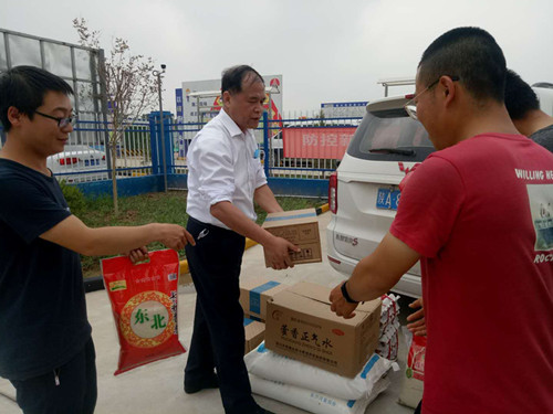 陜煤建設(shè)天工公司：中儲糧項(xiàng)目滑模忙，領(lǐng)導(dǎo)關(guān)懷送一線