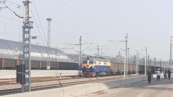 陜煤建設(shè)韓城分公司燕家塔煤炭物資集運(yùn)公司煤臺及鐵路專用線環(huán)保擴(kuò)能改造項(xiàng)目正式開通運(yùn)營