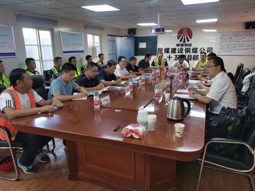 陜煤建設(shè)銅煤公司承建的藍山水岸通過優(yōu)質(zhì)結(jié)構(gòu)、綠色示范工程驗收