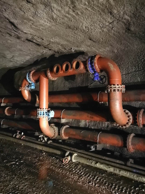 陜煤建設(shè)機電安裝公司神府項目部施工的涼水井管路順利完工