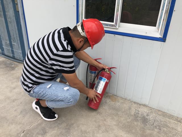 陜煤建設(shè)韓城分公司榆林項目部多點發(fā)力為夏季安全生產(chǎn)保駕護航