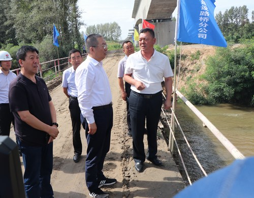 榆林市委副書記、市長李春臨深入陜煤建設路橋分公司靖神鐵路項目調(diào)研指導