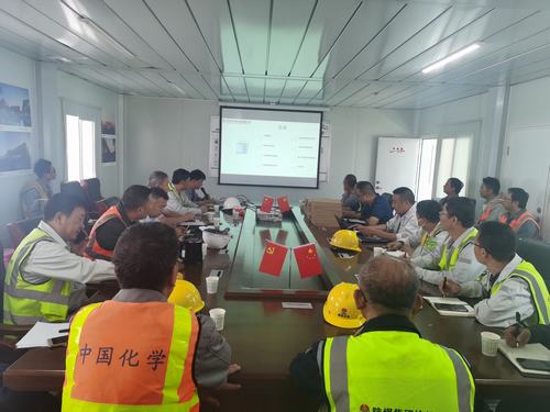 陜煤建設(shè)銅煤公司十六項(xiàng)目部承建的榆林化學(xué)大件組焊廠房順利通過竣工驗(yàn)收