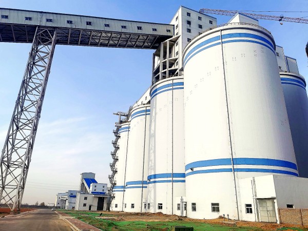 陜煤建設(shè)承建的曹家灘選煤廠產(chǎn)品倉(cāng)、生產(chǎn)指揮管理綜合樓順利通過(guò)煤炭行業(yè)“太陽(yáng)杯”工程復(fù)審