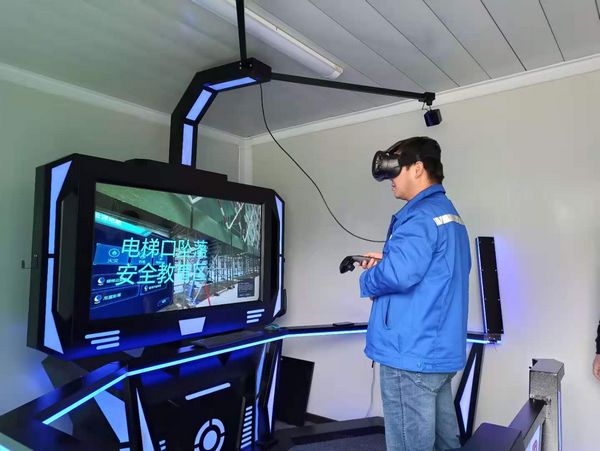 陜煤建設天工公司天工十五部“VR+安全生產(chǎn)”體驗活動正在進行
