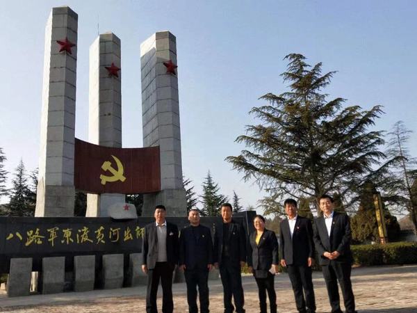 陜煤建設(shè)韓城分公司土建九項目部開展“宣講黨的十九屆五中全會 傳承東渡精神”主題黨日活動