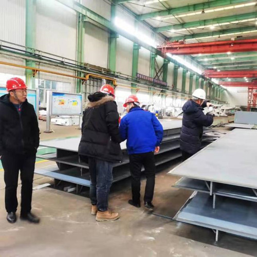 陜煤建設機電安裝公司對西卓礦主井井架加工現(xiàn)場監(jiān)造