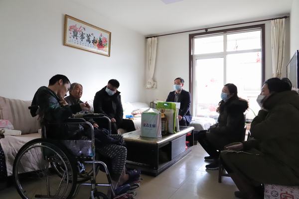 陜煤建設(shè)礦建二公司組織開(kāi)展困難職工慰問(wèn)活動(dòng)