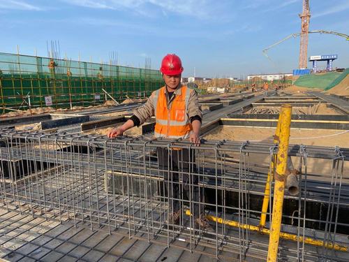 冬日奮戰(zhàn)在施工一線的銅煤建設者