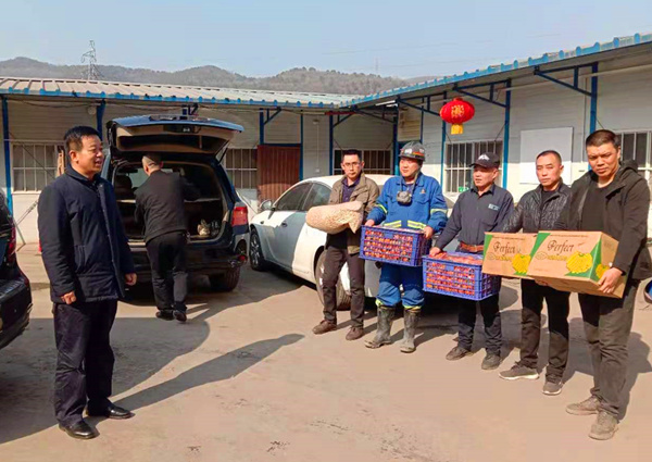 陜煤建設礦建三公司領導春節(jié)前夕慰問一線建設者