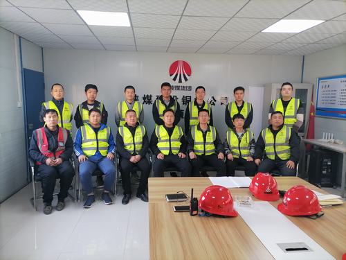 陜煤建設(shè)銅煤公司第二項目部 發(fā)揮“師帶徒”新作用  引領(lǐng)“傳幫帶”共成長