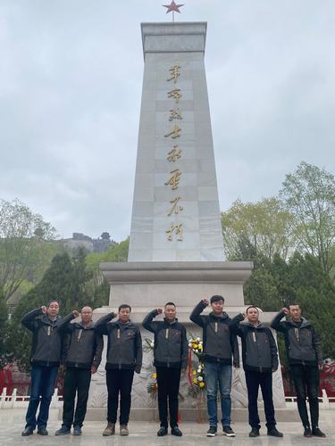 陜煤建設(shè)銅煤公司第十六項(xiàng)目部黨支部開展“解讀紅色記憶，汲取紅色力量，勇?lián)鷷r(shí)代使命”主題黨日活動